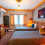 Alpha Stone House 4* גורמה
