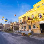 Alpha Stone House מלון 4*