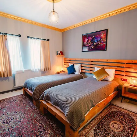 Szálloda Alpha Stone House 4*